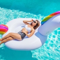 מזרן ים חד קרן ענק מתנפח